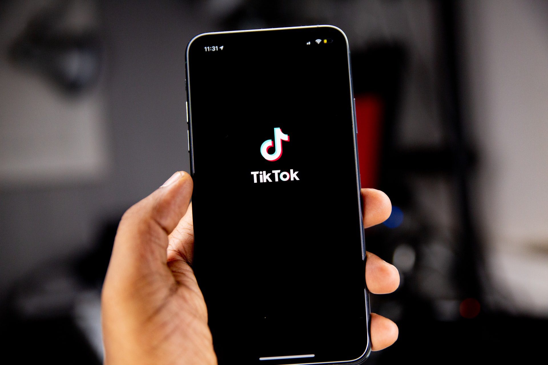 Don't Believe Everything You See On The Internet: Famous TikTok Trends Dermatologists Warn People To Avoid
